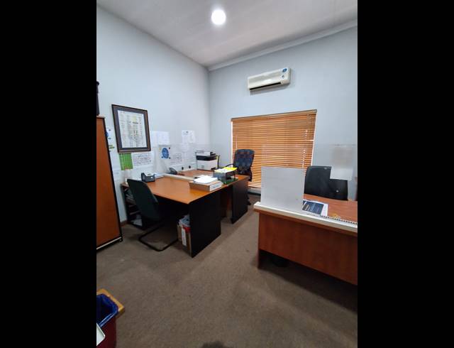 363M² OFFICE FOR SALE IN VEREENIGING CENTRAL